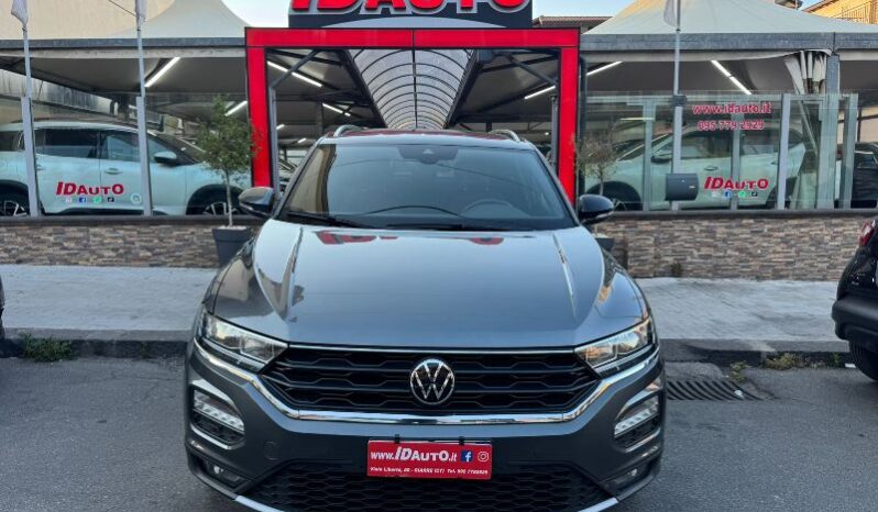 
								Volkswagen T-Roc 1.0 TSI 110 CV R-LINE full									