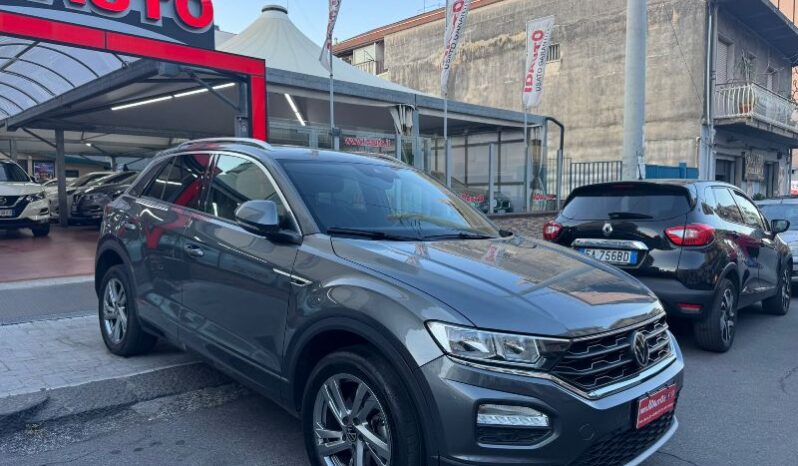 
								Volkswagen T-Roc 1.0 TSI 110 CV R-LINE full									