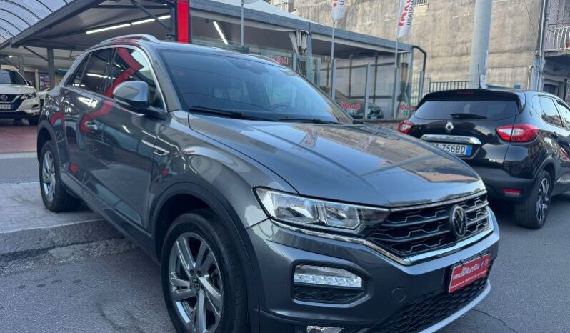 
								Volkswagen T-Roc 1.0 TSI 110 CV R-LINE full									