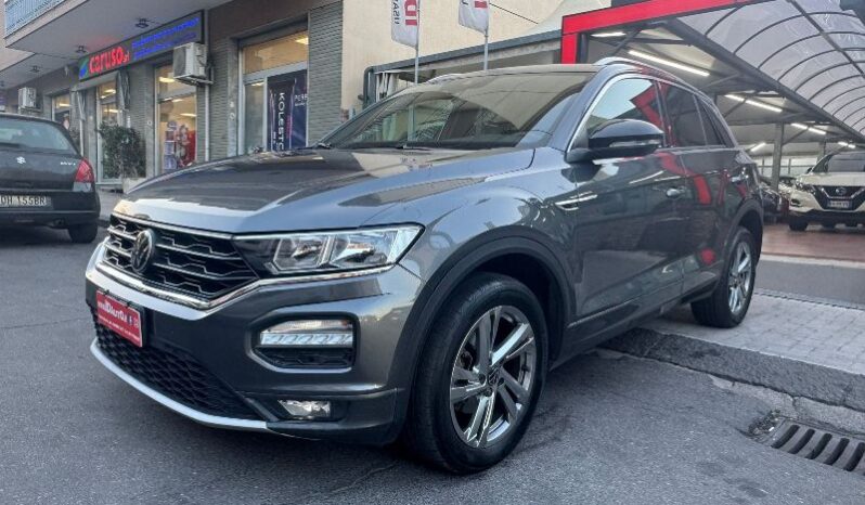 
								Volkswagen T-Roc 1.0 TSI 110 CV R-LINE full									