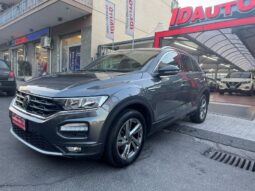
										Volkswagen T-Roc 1.0 TSI 110 CV R-LINE full									