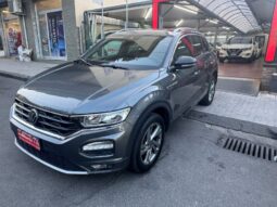 
										Volkswagen T-Roc 1.0 TSI 110 CV R-LINE full									