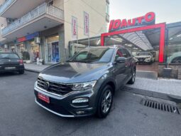 
										Volkswagen T-Roc 1.0 TSI 110 CV R-LINE full									
