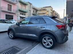 
										Volkswagen T-Roc 1.0 TSI 110 CV R-LINE full									