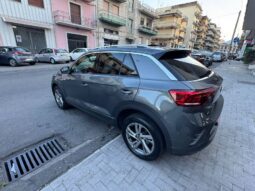 
										Volkswagen T-Roc 1.0 TSI 110 CV R-LINE full									