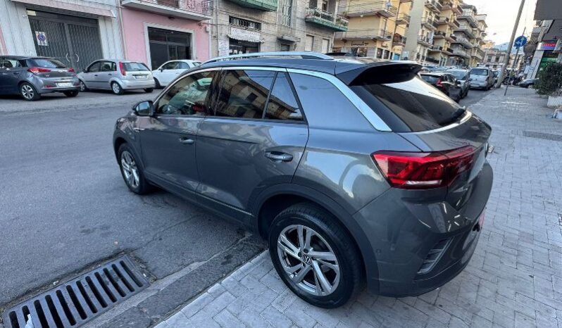 
								Volkswagen T-Roc 1.0 TSI 110 CV R-LINE full									