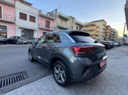 
										Volkswagen T-Roc 1.0 TSI 110 CV R-LINE full									