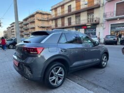 
										Volkswagen T-Roc 1.0 TSI 110 CV R-LINE full									