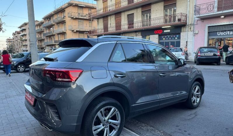 
								Volkswagen T-Roc 1.0 TSI 110 CV R-LINE full									