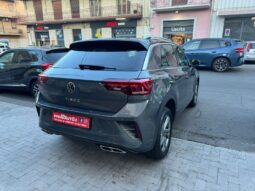 
										Volkswagen T-Roc 1.0 TSI 110 CV R-LINE full									