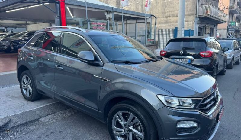 
								Volkswagen T-Roc 1.0 TSI 110 CV R-LINE full									