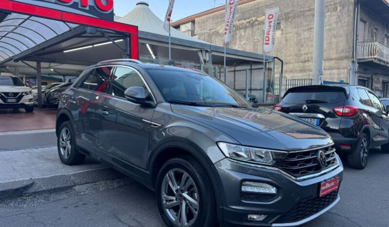 
								Volkswagen T-Roc 1.0 TSI 110 CV R-LINE full									