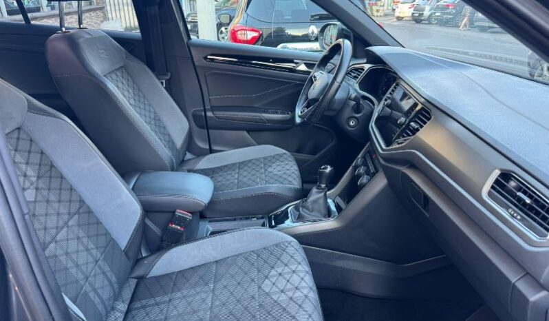 
								Volkswagen T-Roc 1.0 TSI 110 CV R-LINE full									
