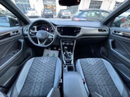 
										Volkswagen T-Roc 1.0 TSI 110 CV R-LINE full									