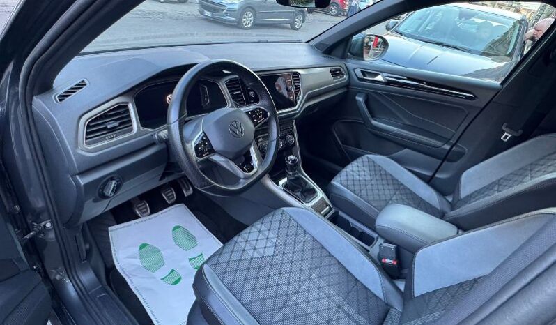 
								Volkswagen T-Roc 1.0 TSI 110 CV R-LINE full									