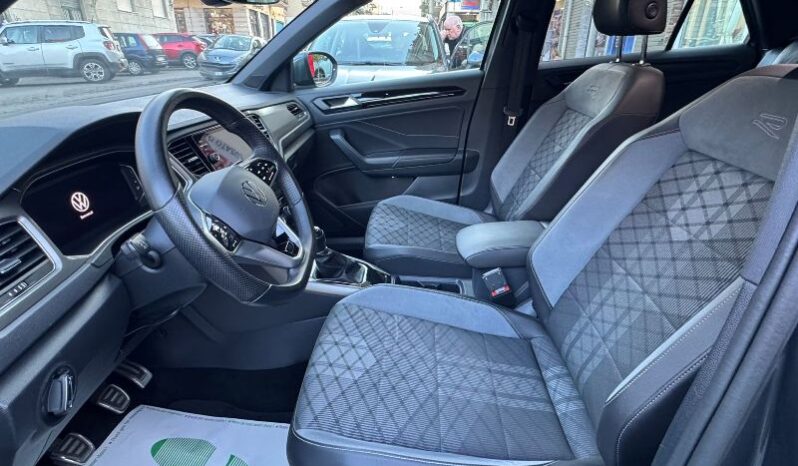 
								Volkswagen T-Roc 1.0 TSI 110 CV R-LINE full									