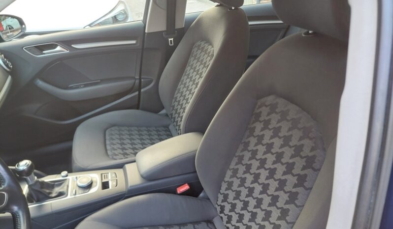 
								Audi A3 SPB 1.6 TDI 110 CV clean diesel Attraction full									