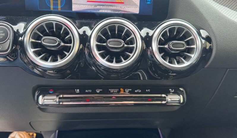 
								Mercedes-benz GLA 1.3 Hybrid 136 CV 180 Automatic AMG Line Premium Plus full									