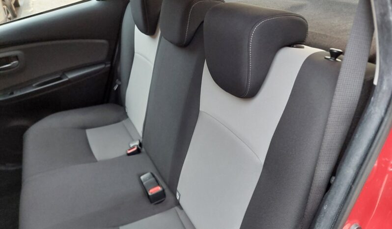 
								Toyota Yaris 1.4 D-4D 90 CV 5 porte Lounge full									