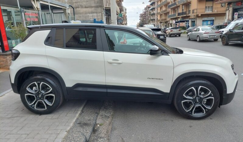 
								Jeep Avenger 1.2 Turbo 100 CV Summit full									