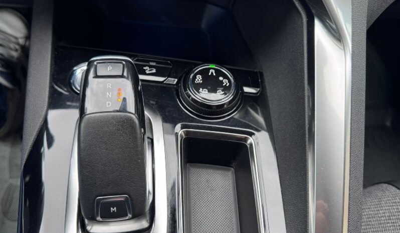 
								Peugeot 3008 1.5 BlueHDi 130 S&S Allure full									