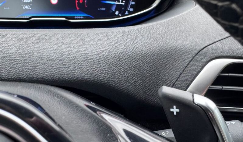 
								Peugeot 3008 1.5 BlueHDi 130 S&S Allure full									