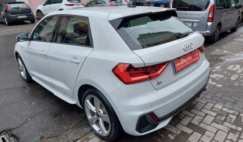 
								Audi A1 SPB 30 1.0 TFSI 116 CV S tronic line edition full									