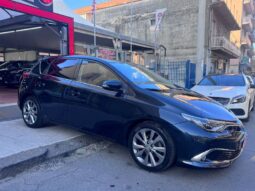 
										Toyota Auris 1.6 D-4D 112 CV Lounge full									