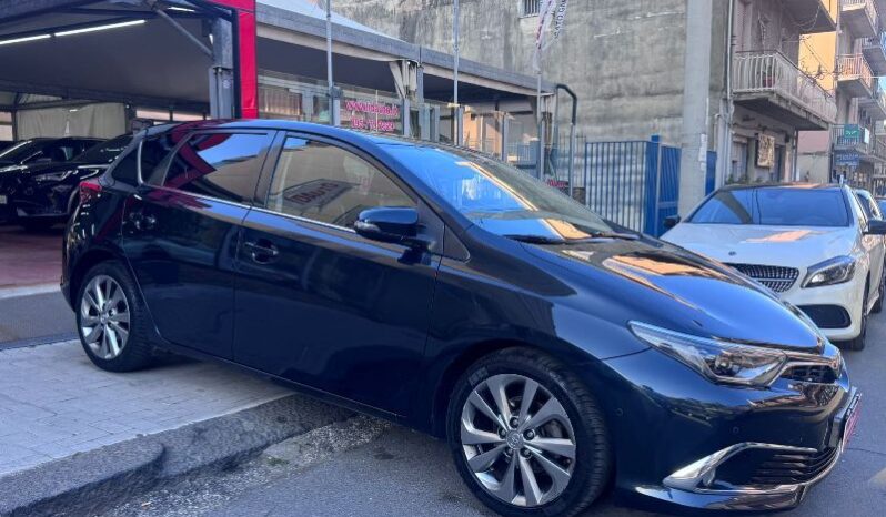 
								Toyota Auris 1.6 D-4D 112 CV Lounge full									