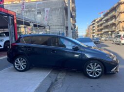 
										Toyota Auris 1.6 D-4D 112 CV Lounge full									