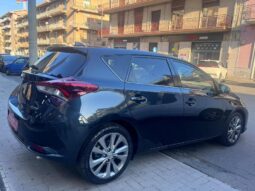 
										Toyota Auris 1.6 D-4D 112 CV Lounge full									