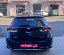 
										Toyota Auris 1.6 D-4D 112 CV Lounge full									