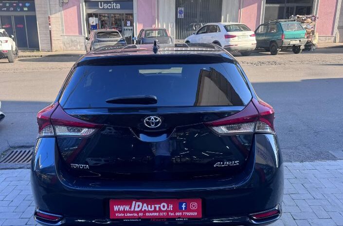 
								Toyota Auris 1.6 D-4D 112 CV Lounge full									