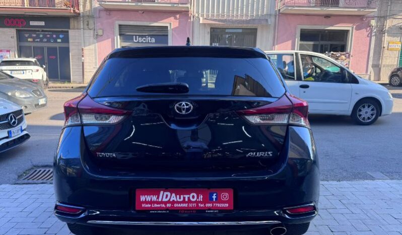 
								Toyota Auris 1.6 D-4D 112 CV Lounge full									