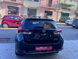 
										Toyota Auris 1.6 D-4D 112 CV Lounge full									