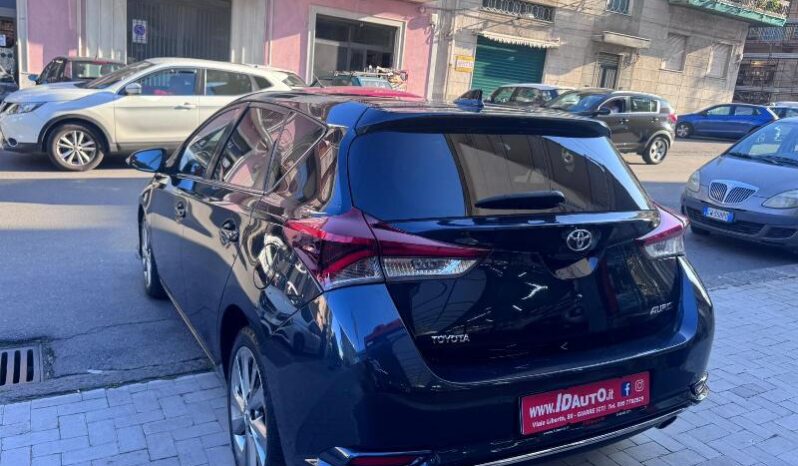 
								Toyota Auris 1.6 D-4D 112 CV Lounge full									