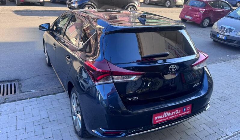 
								Toyota Auris 1.6 D-4D 112 CV Lounge full									