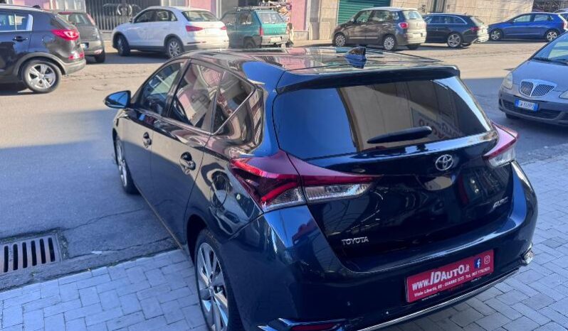 
								Toyota Auris 1.6 D-4D 112 CV Lounge full									