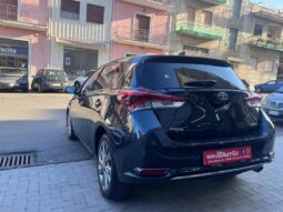 
										Toyota Auris 1.6 D-4D 112 CV Lounge full									