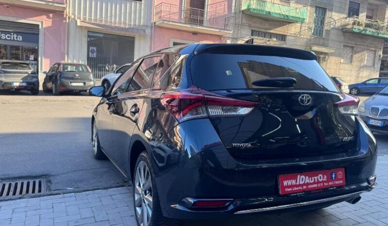 
								Toyota Auris 1.6 D-4D 112 CV Lounge full									