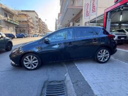 
										Toyota Auris 1.6 D-4D 112 CV Lounge full									