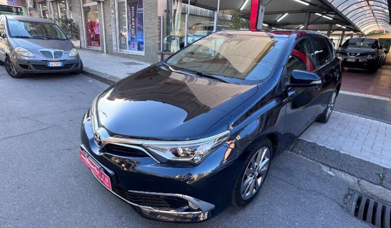 
								Toyota Auris 1.6 D-4D 112 CV Lounge full									