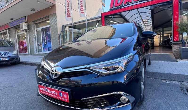 
								Toyota Auris 1.6 D-4D 112 CV Lounge full									