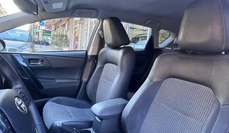 
								Toyota Auris 1.6 D-4D 112 CV Lounge full									