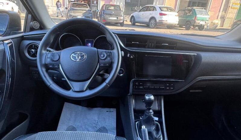 
								Toyota Auris 1.6 D-4D 112 CV Lounge full									