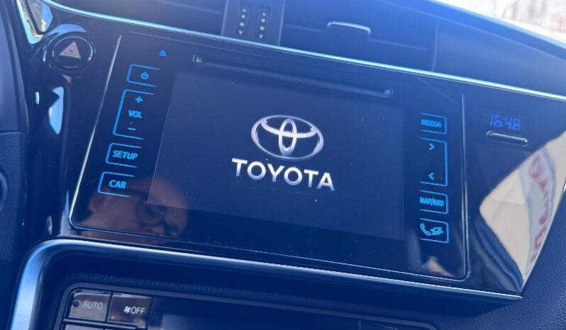 
								Toyota Auris 1.6 D-4D 112 CV Lounge full									