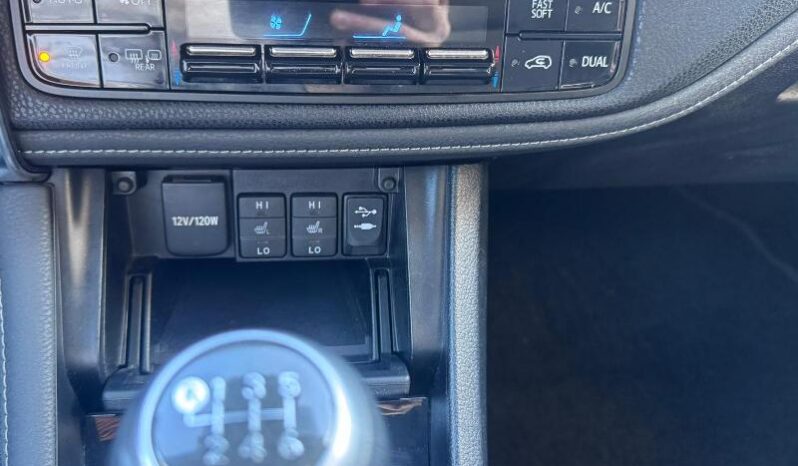 
								Toyota Auris 1.6 D-4D 112 CV Lounge full									