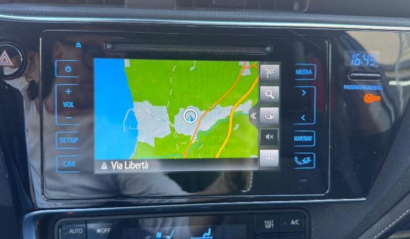 
								Toyota Auris 1.6 D-4D 112 CV Lounge full									