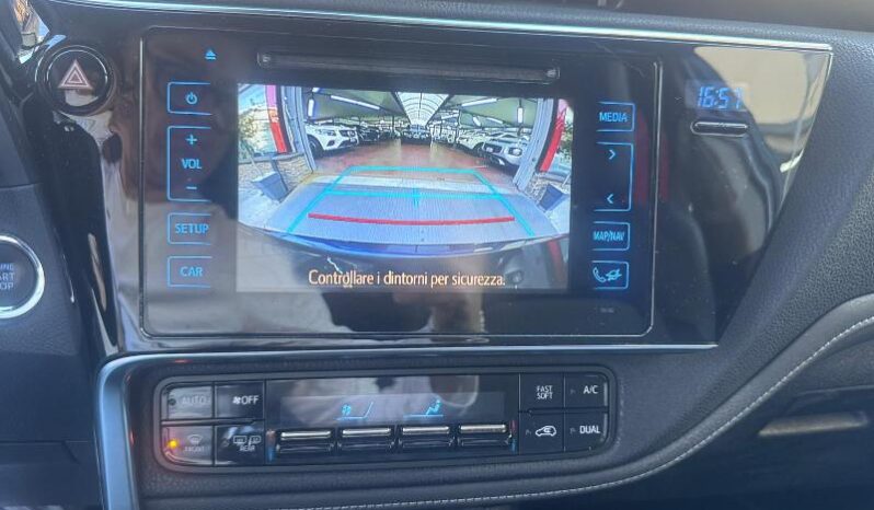 
								Toyota Auris 1.6 D-4D 112 CV Lounge full									