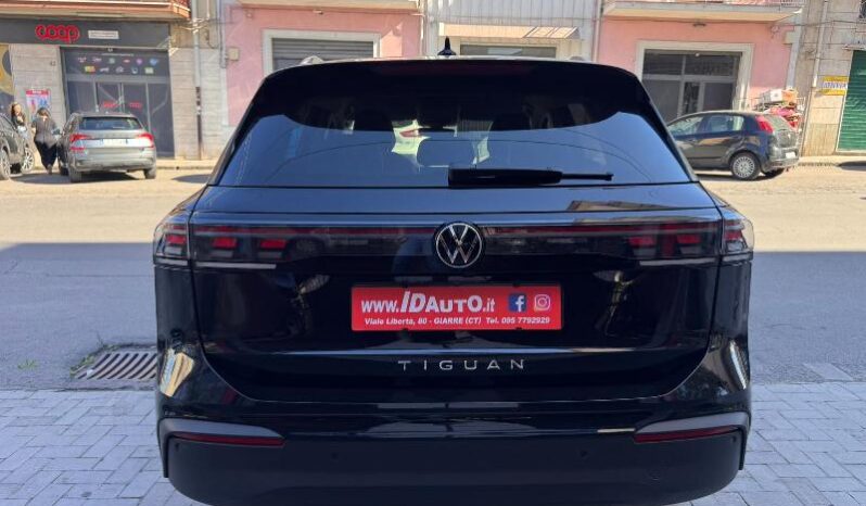 
								Volkswagen Tiguan 2.0 TDI 150 CV SCR DSG Life full									